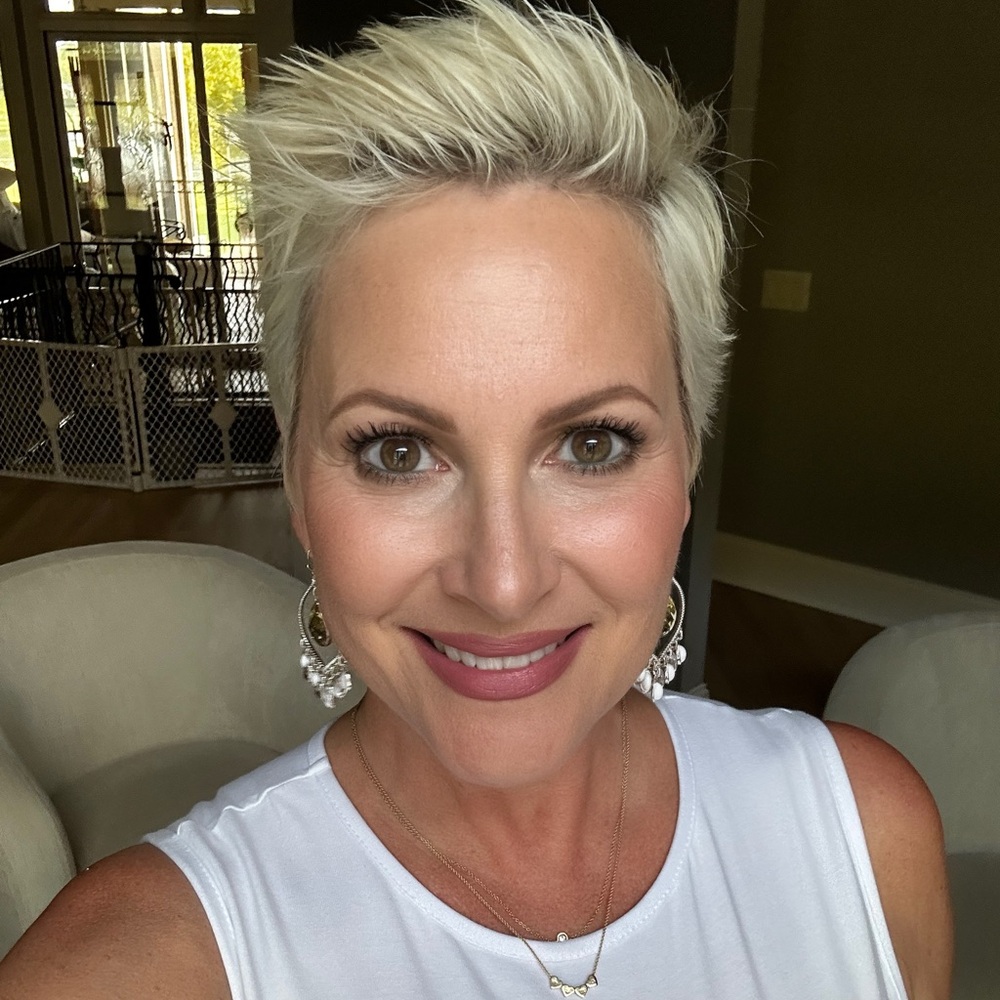 Meet your Posher, Lori